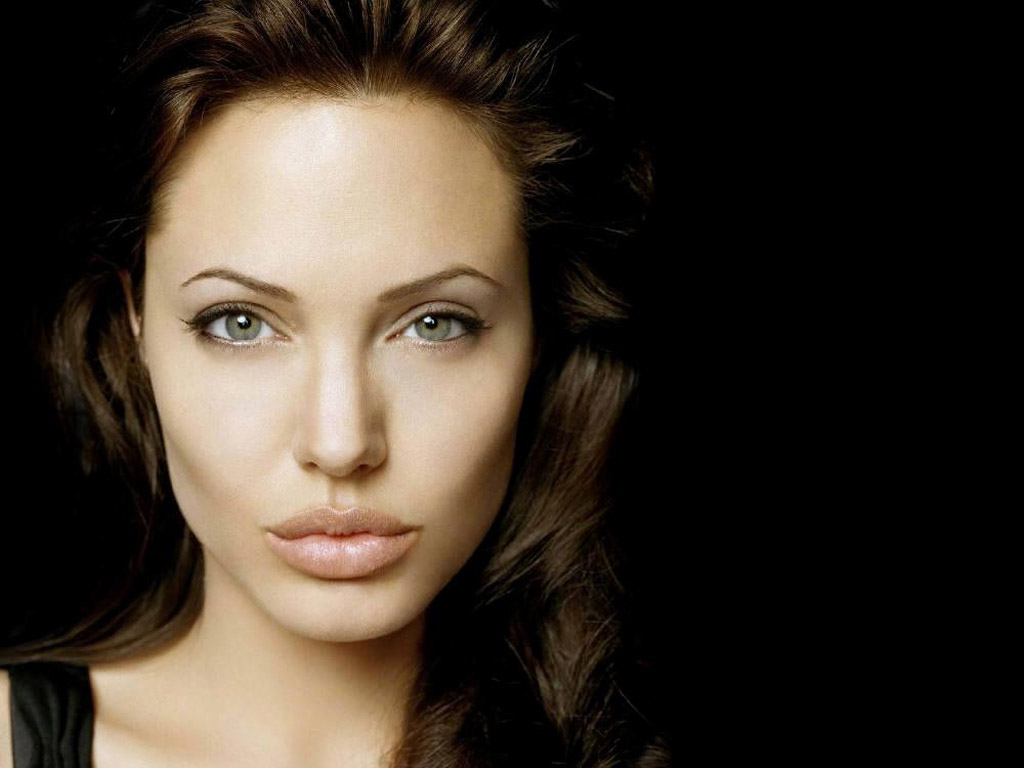 ŬXPAngelina Jolie