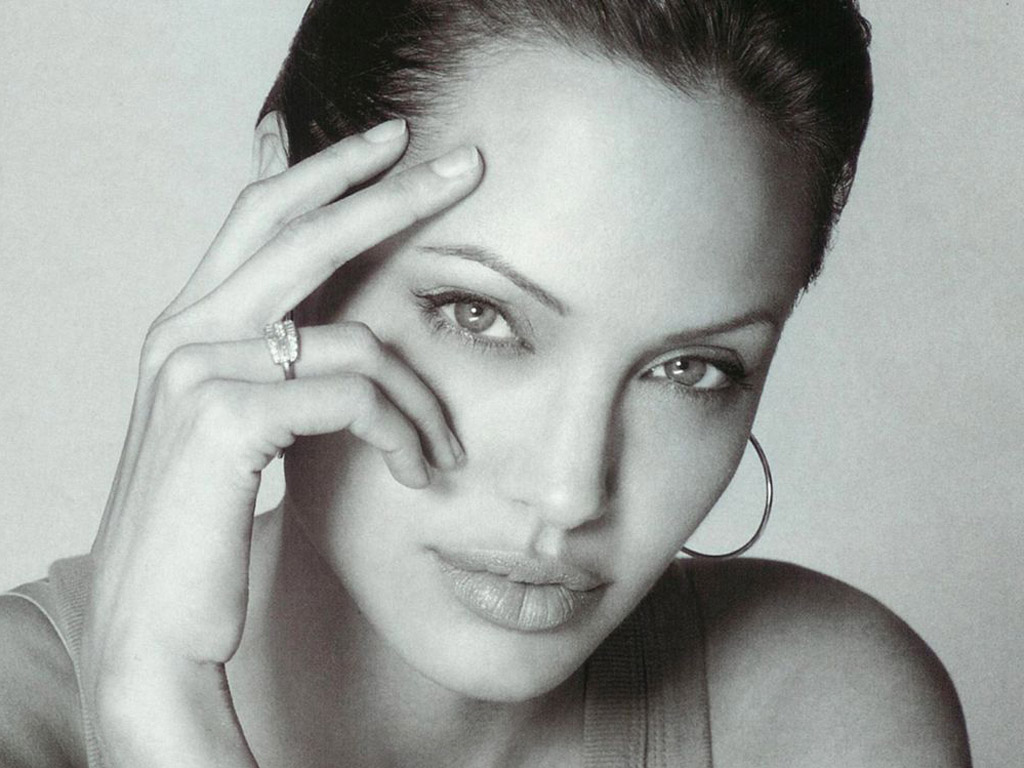 ŬXPAngelina Jolie