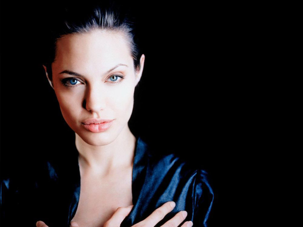 ŬXPAngelina Jolie