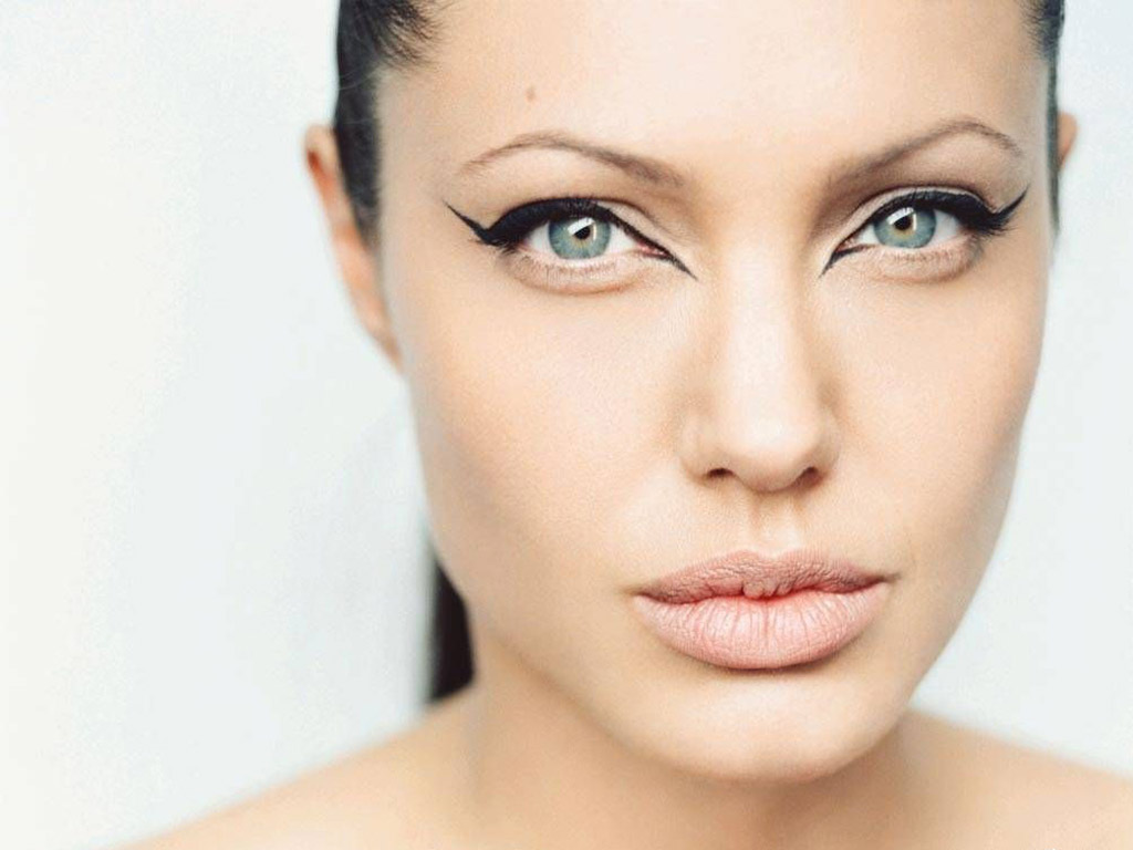 ŬXPAngelina Jolie